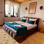 In 3* Leshten